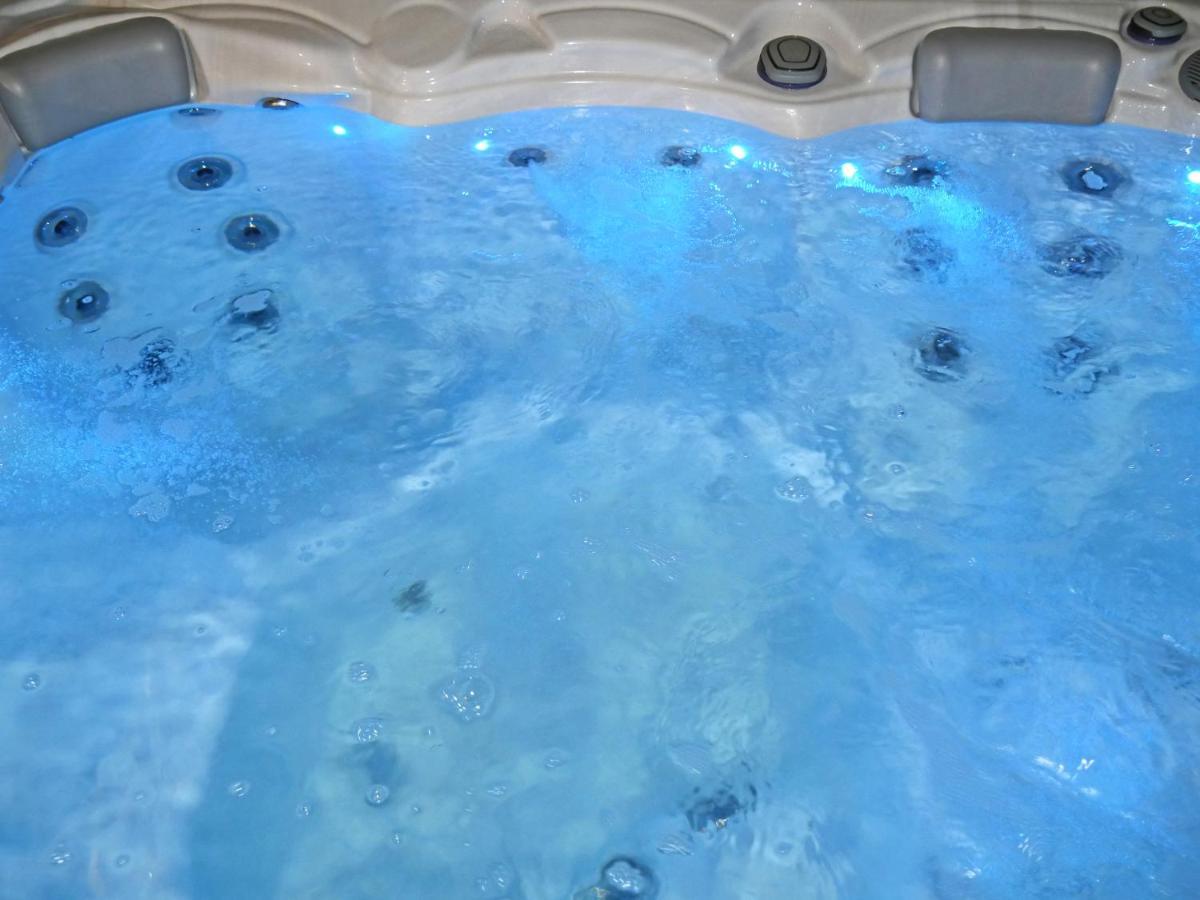 Villa Unique! Jacuzzi Prive 35°c + Cinema Entiere