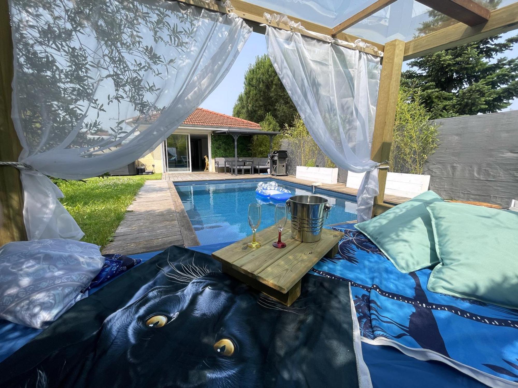 Unique! Jacuzzi Prive 35°c + Cinema Entiere *
