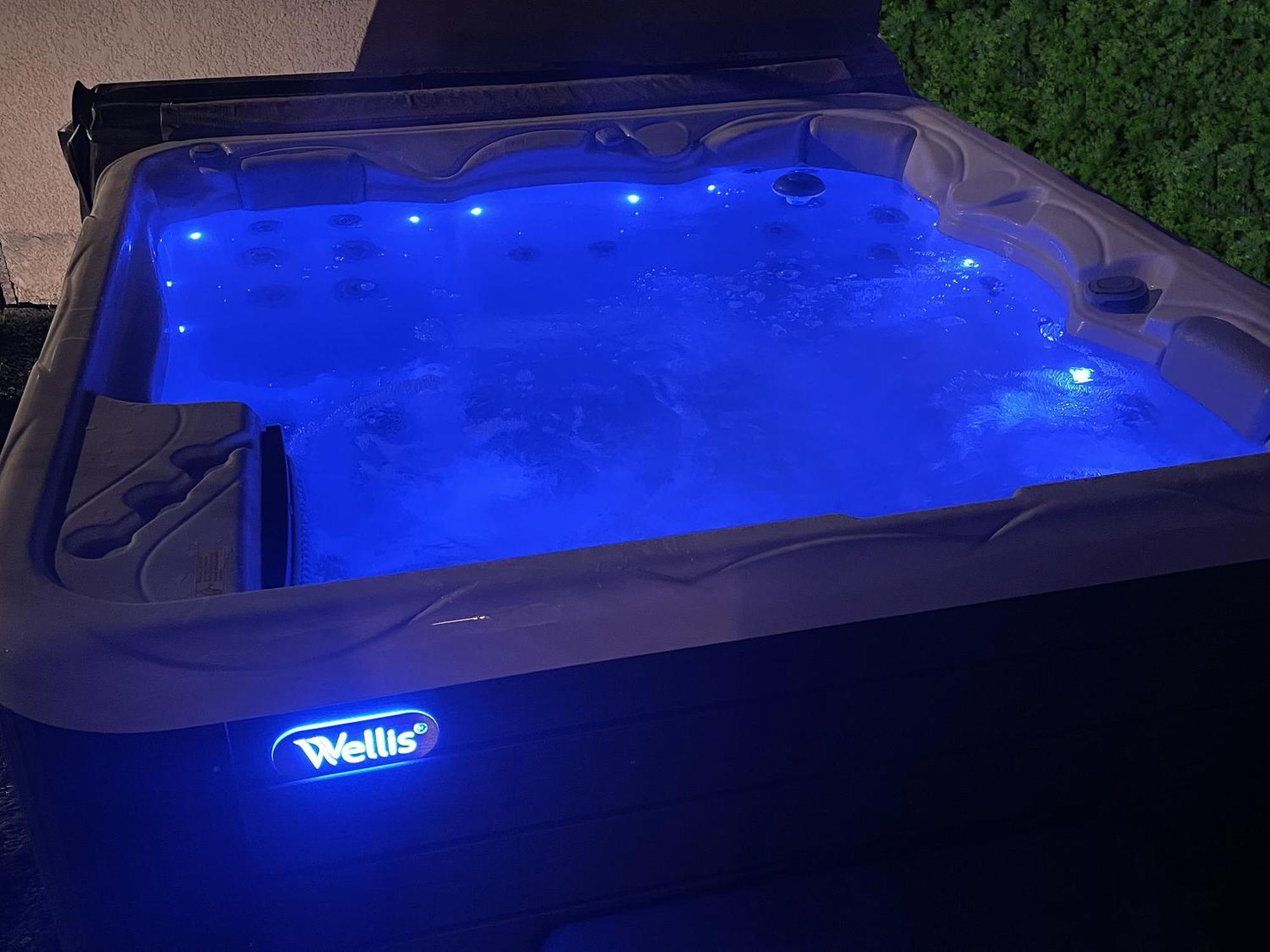 Unique! Jacuzzi Prive 35°c + Cinema Entiere